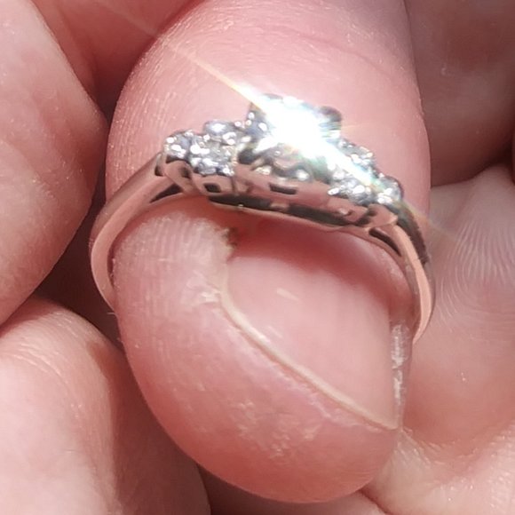 Diamond Ring with 14k White Gold, Certification Included - Picture 7 of 15